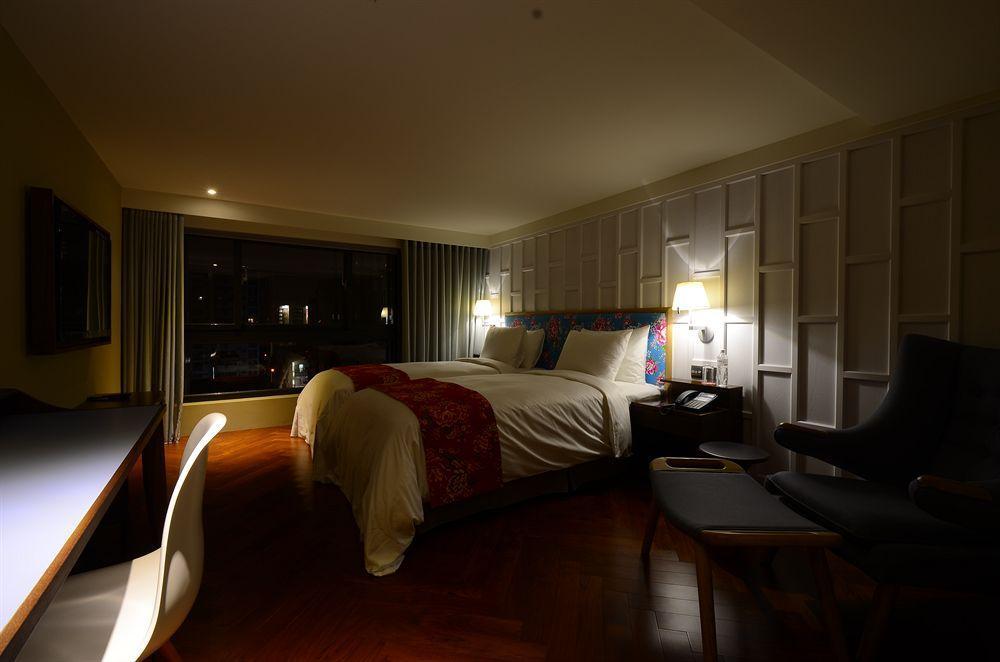 Reddot Hotel Taichung Luaran gambar