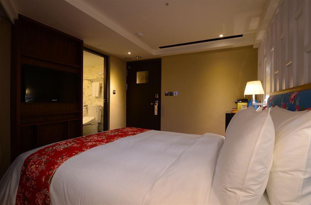 Reddot Hotel Taichung Luaran gambar