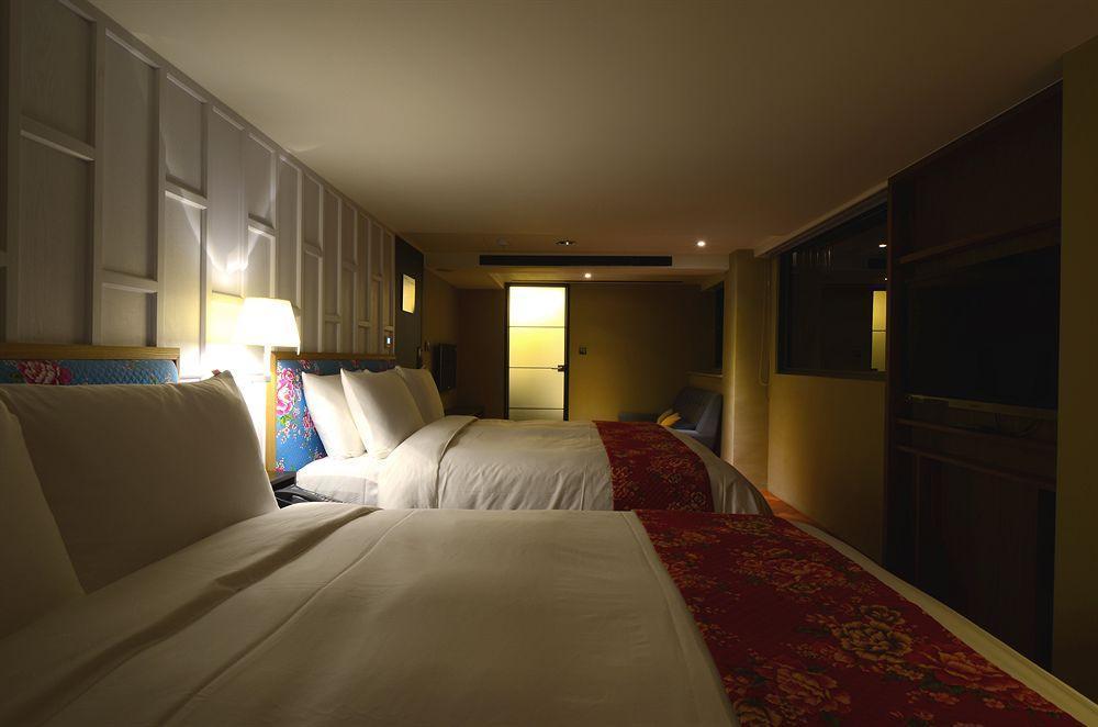 Reddot Hotel Taichung Luaran gambar