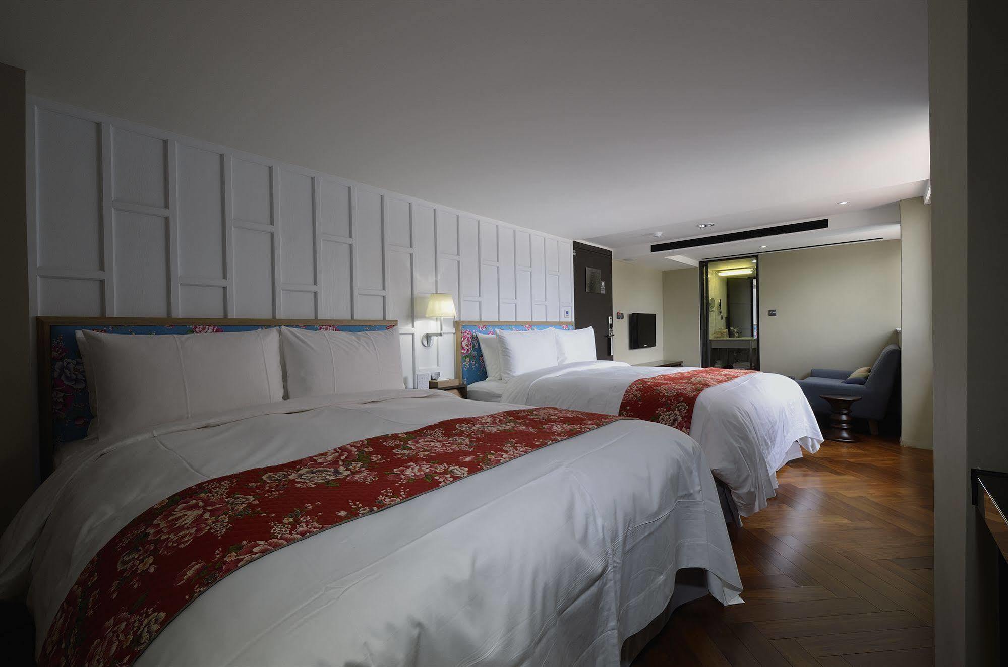 Reddot Hotel Taichung Luaran gambar