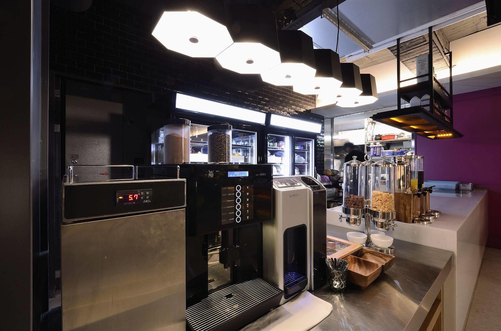Reddot Hotel Taichung Luaran gambar
